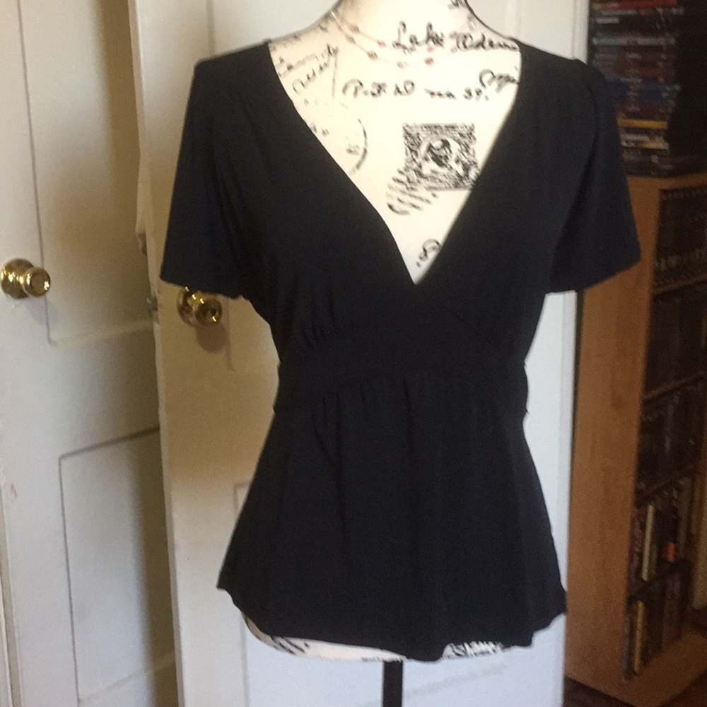 EUC NY&CO black V-neck blouse